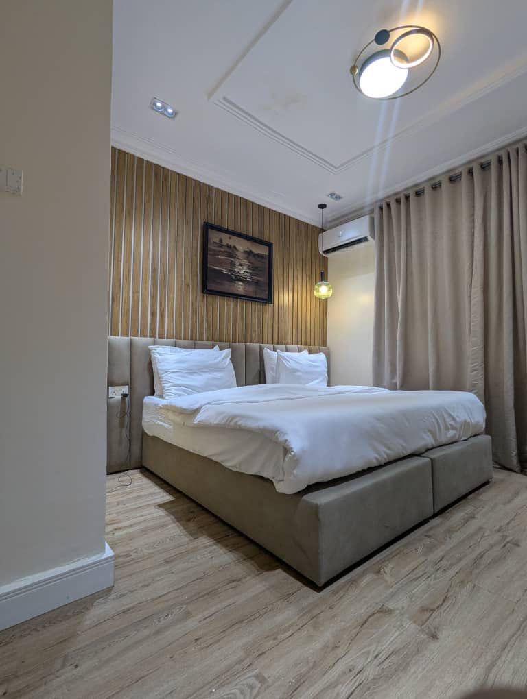 OLIVINE: Cozy 1 bedroom unit with balcony